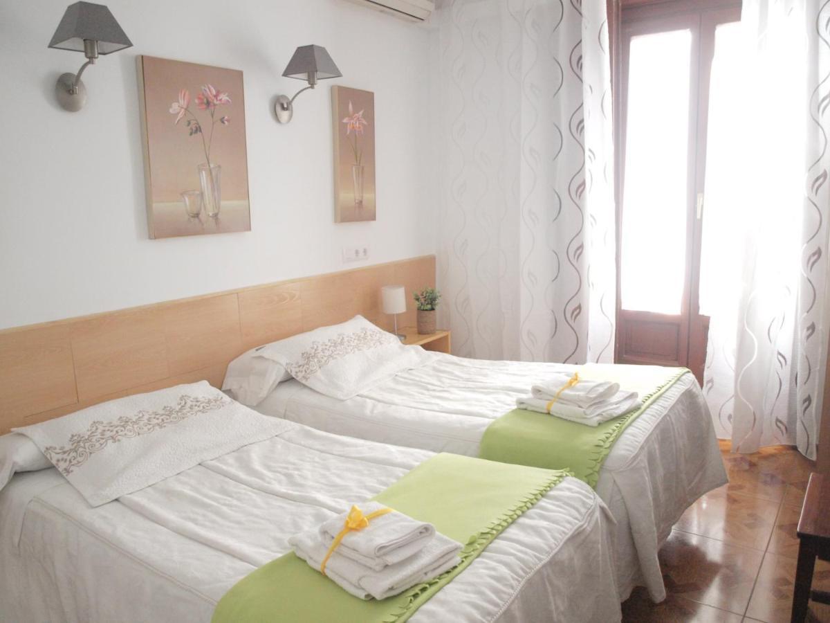 Hostal Aliste Madrid Buitenkant foto