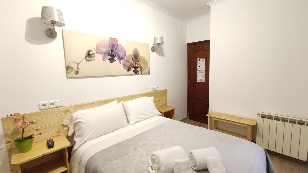 Hostal Aliste Madrid Buitenkant foto