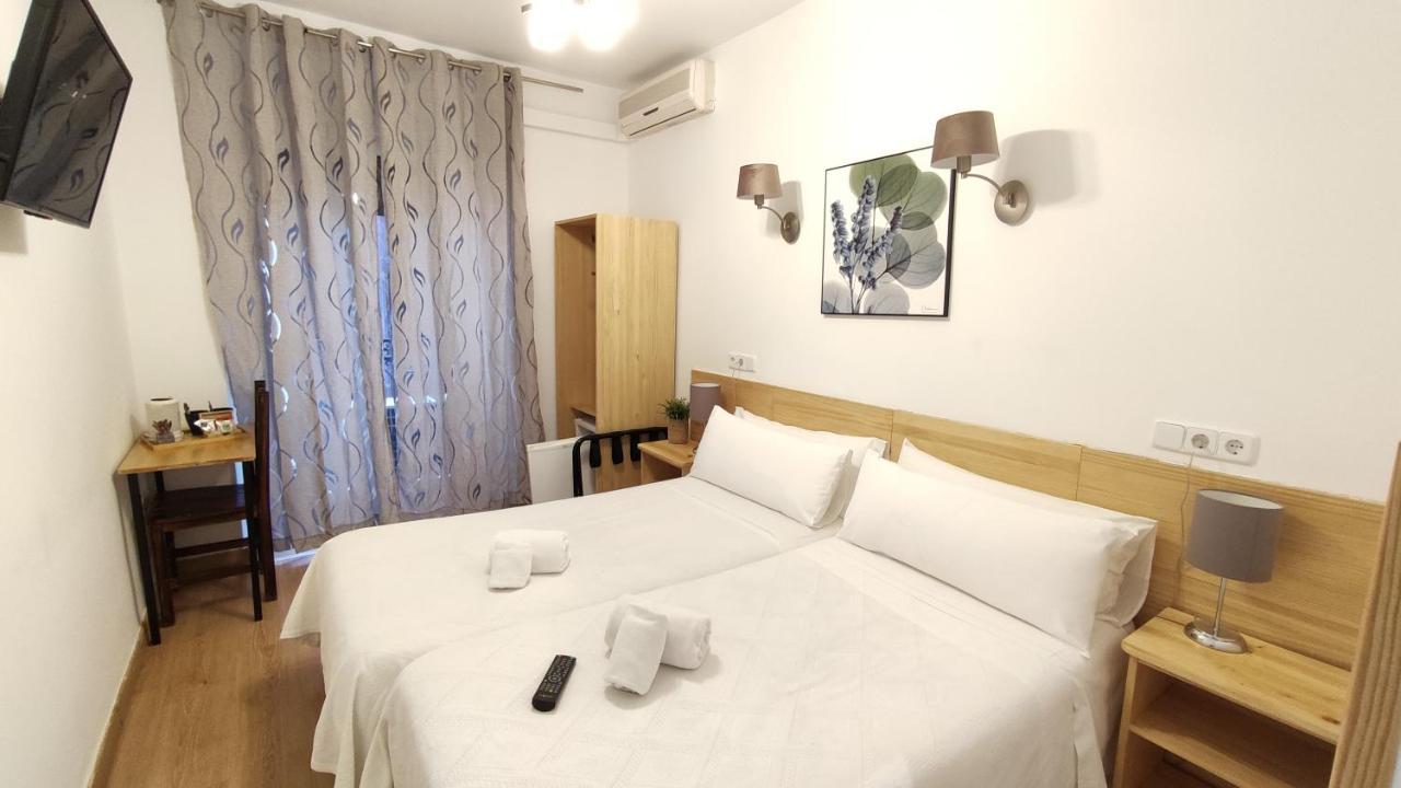 Hostal Aliste Madrid Buitenkant foto