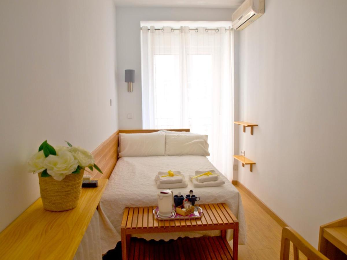 Hostal Aliste Madrid Buitenkant foto