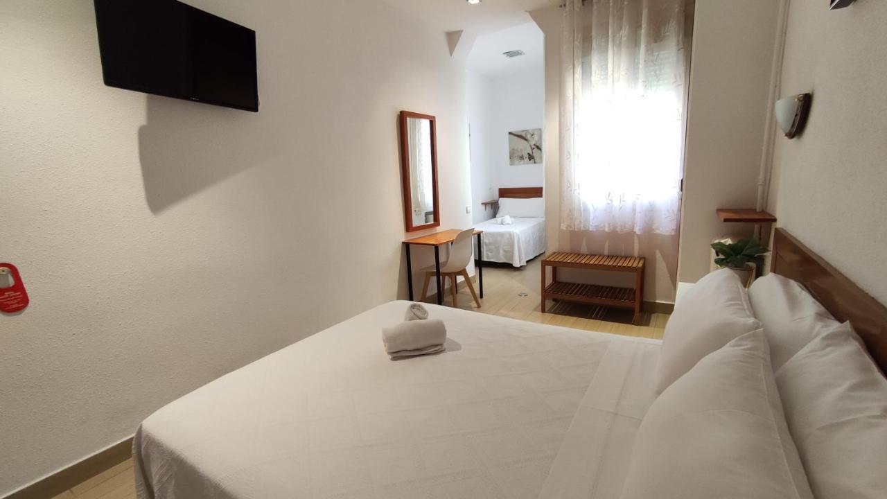 Hostal Aliste Madrid Buitenkant foto
