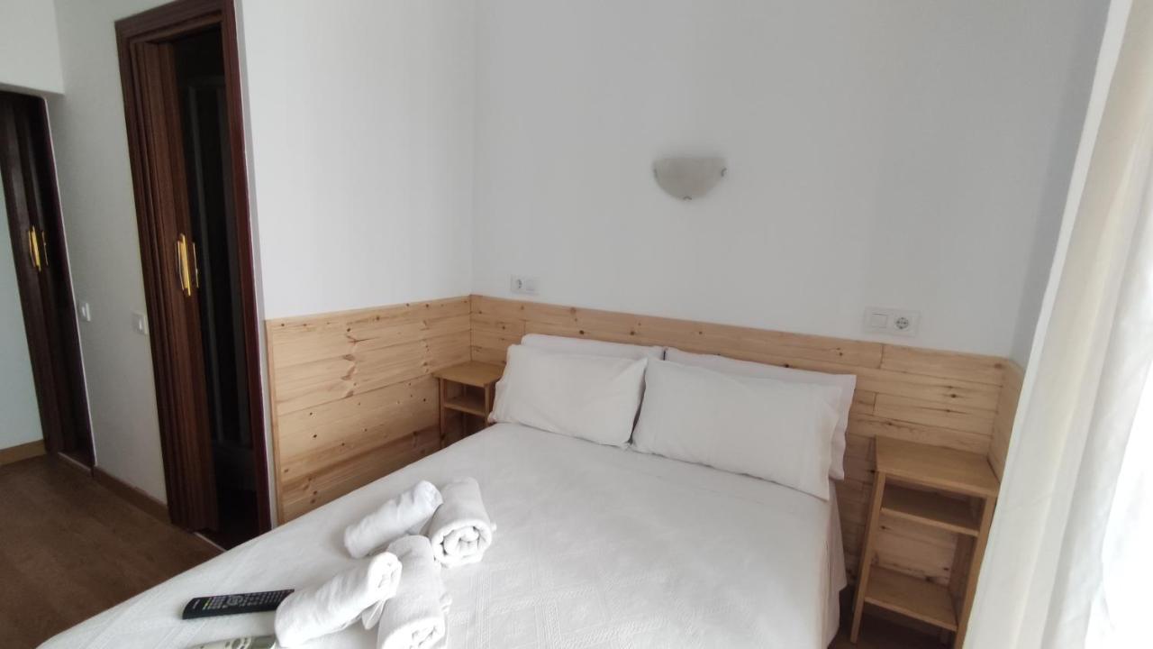 Hostal Aliste Madrid Buitenkant foto