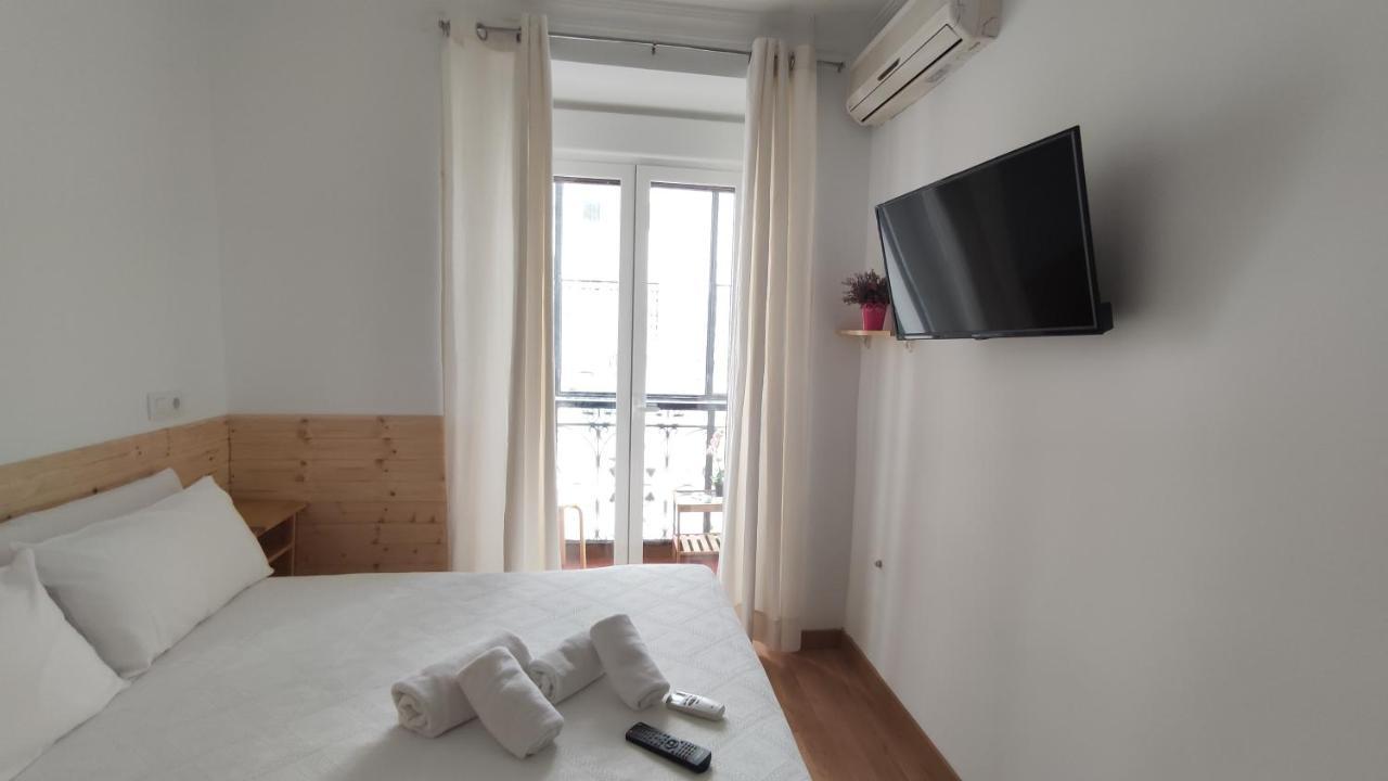 Hostal Aliste Madrid Buitenkant foto