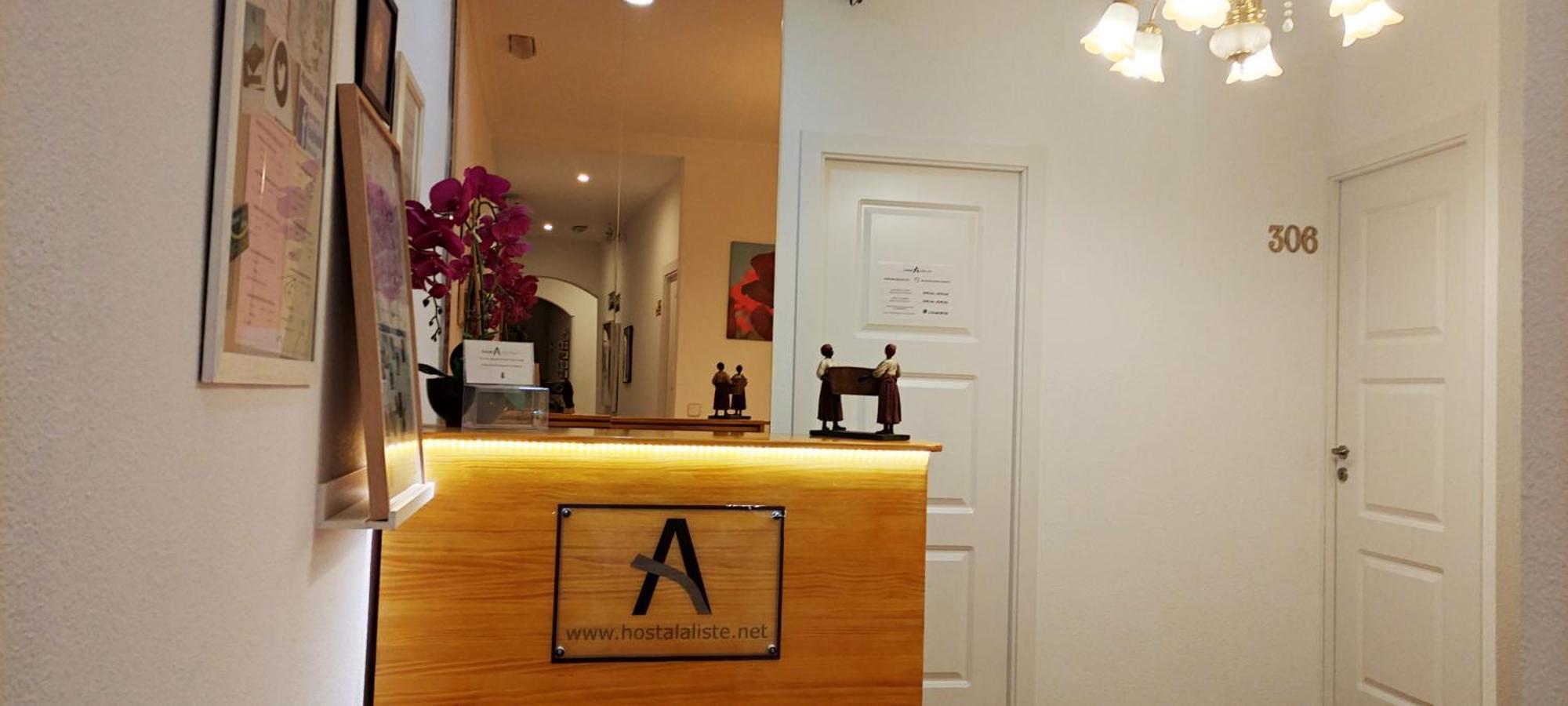 Hostal Aliste Madrid Buitenkant foto