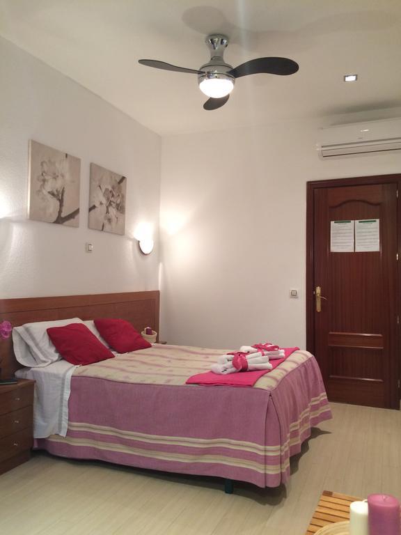 Hostal Aliste Madrid Buitenkant foto
