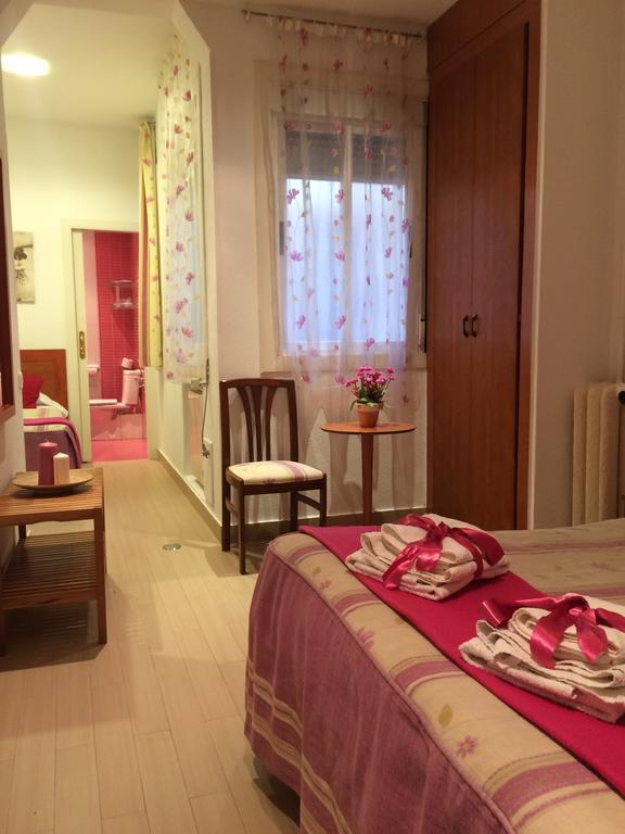 Hostal Aliste Madrid Buitenkant foto