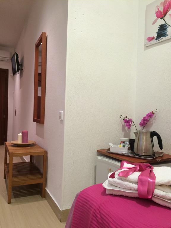 Hostal Aliste Madrid Buitenkant foto