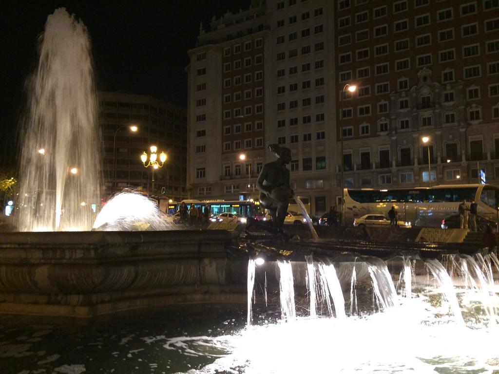 Hostal Aliste Madrid Buitenkant foto