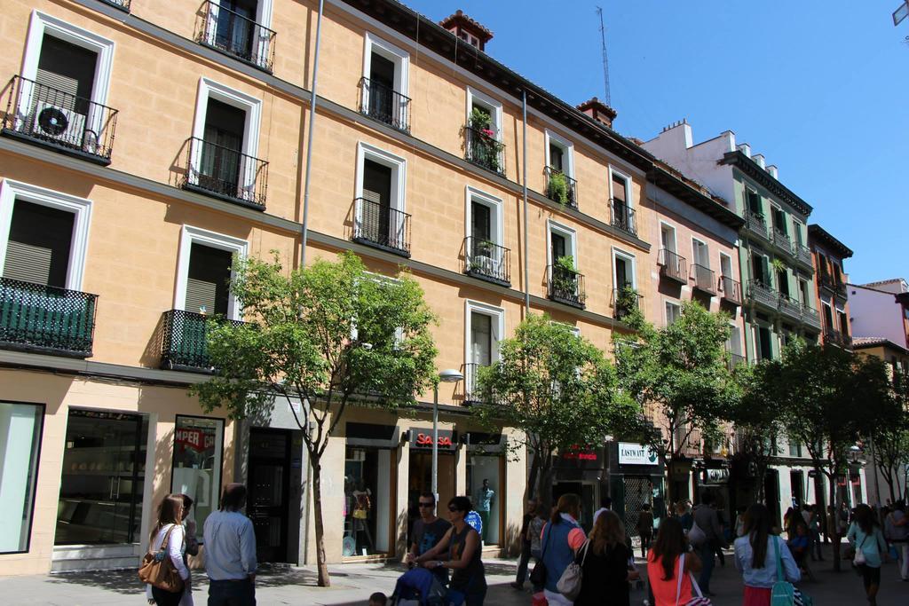 Hostal Aliste Madrid Buitenkant foto