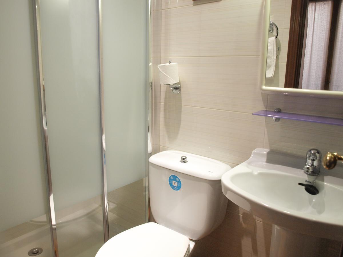 Hostal Aliste Madrid Buitenkant foto